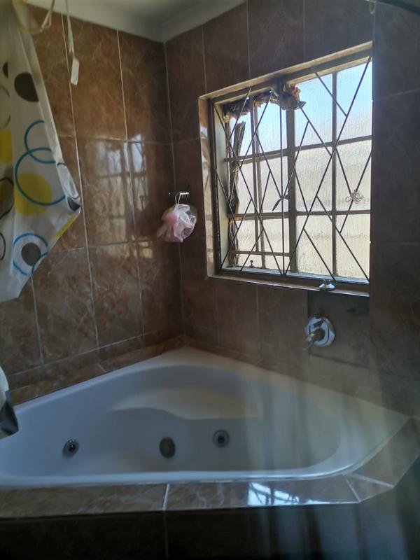 To Let 2 Bedroom Property for Rent in Seawinds Western Cape